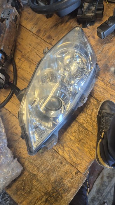Оригинален Ляв Фар за Тойота Аурис 2007- 2012г