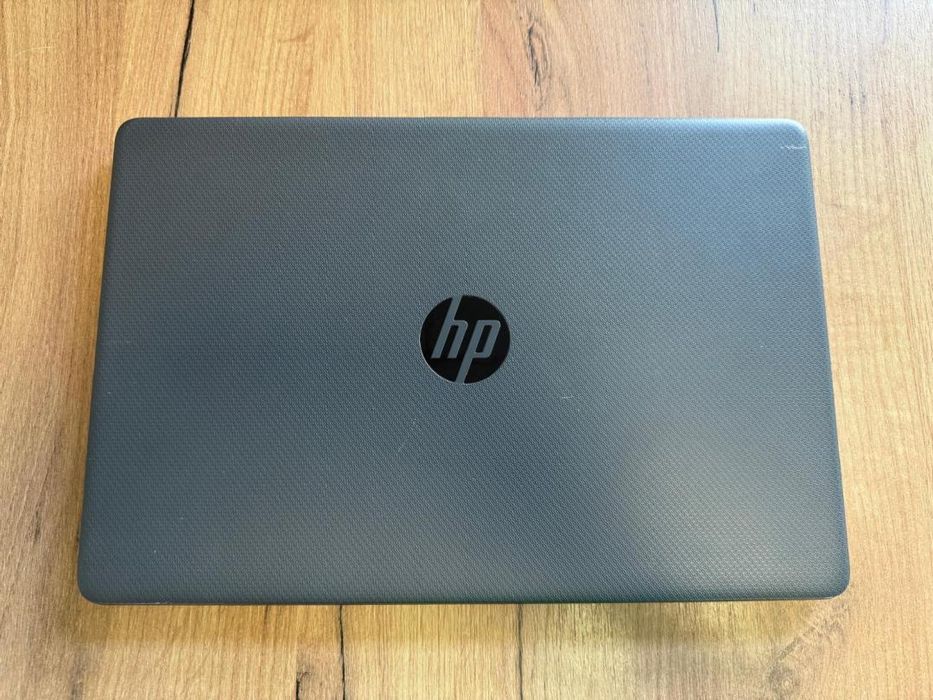 Laptop HP 250 G9 cu procesor Intel(R) Core(TM) i5-1235U pana la -A-