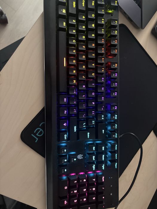 Tastatura mecanica moduri de iluminare rgb