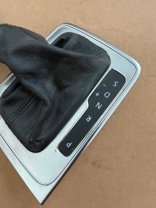 Manson nuca schimbator DSG 2 cu rama si afisaj VW PASSAT B7 CC model 2013