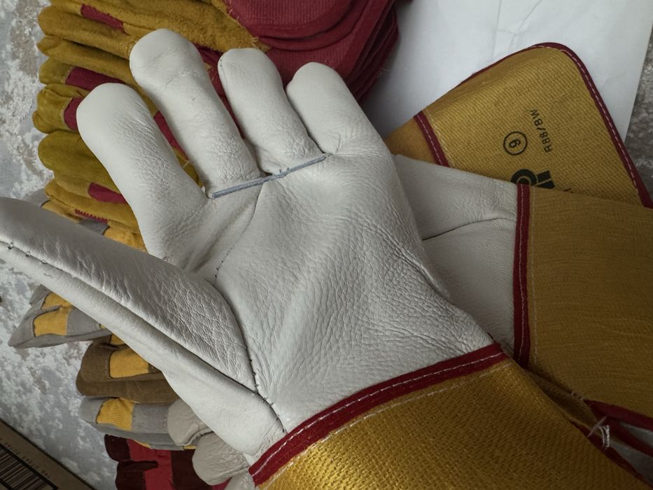 Рабочие перчатки