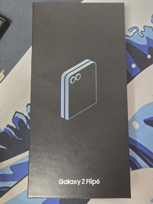 Samsung z Flip 6 идеальном состоянии