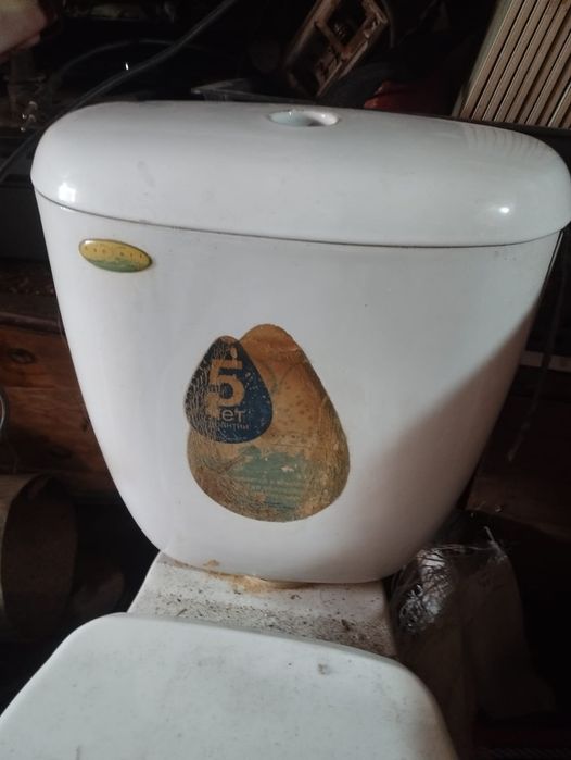 Продам бачки для унитаза