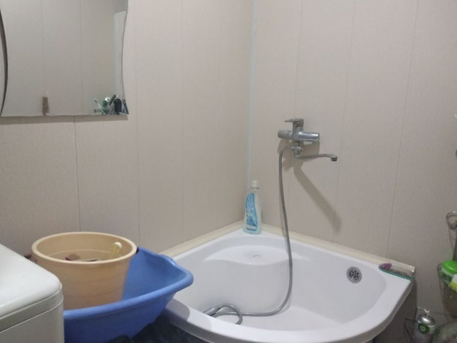 Зур Уй сотилади...