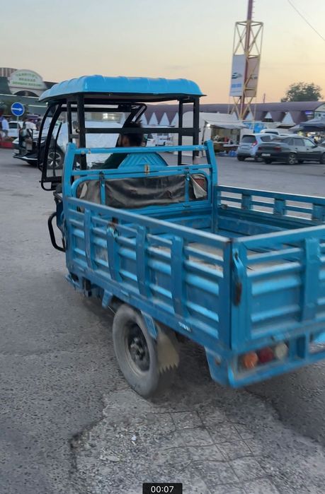 Moto,muravey yuk yashuvchi