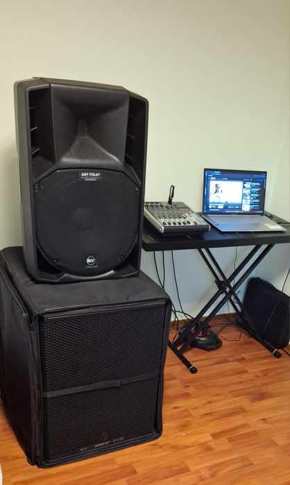 Vând o boxe rcf 715 mk4