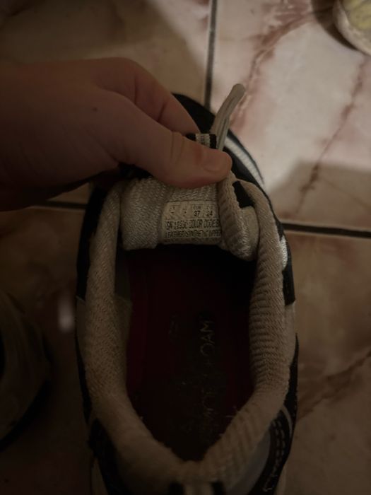 Sketchers nergii dama