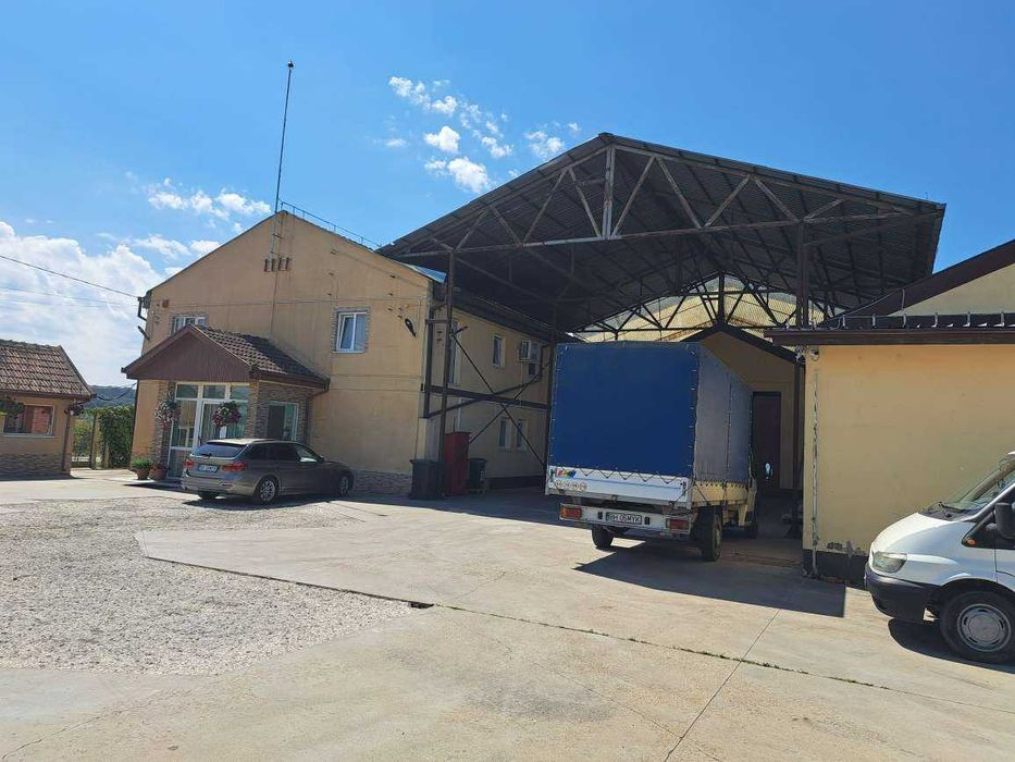 De vânzare hală 4.000 mp cu 18.500 mp teren