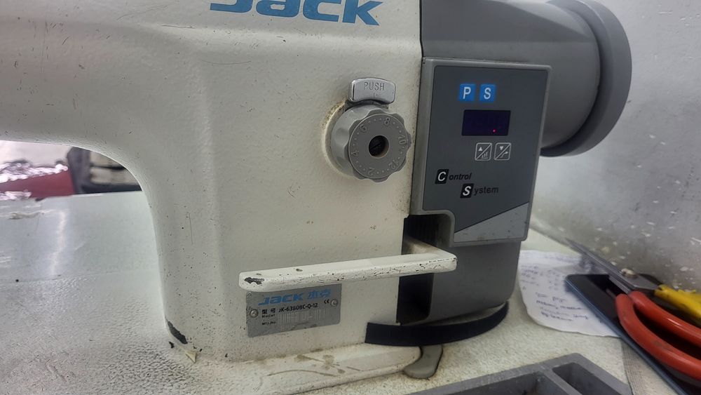 JACK  tikuv mashinasi