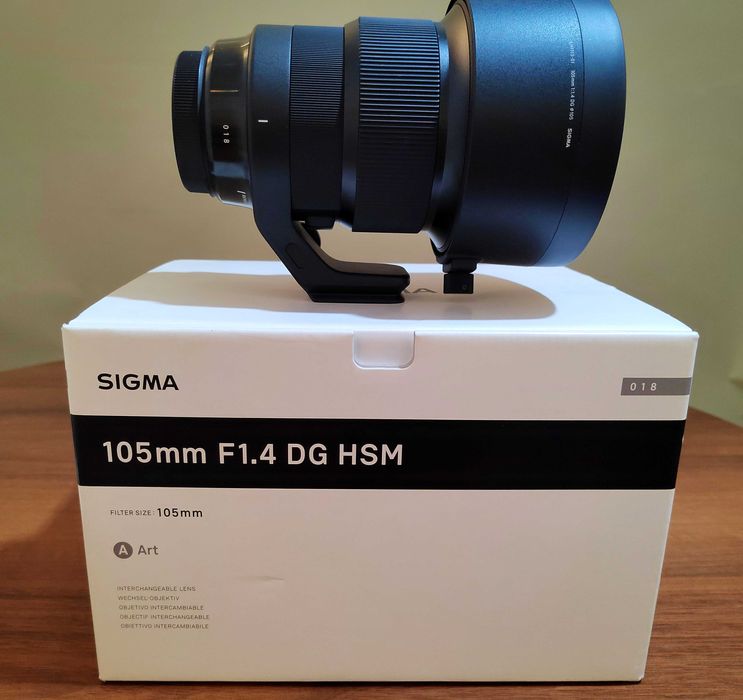Продам почти новый Sigma 105mm 1.4 Art для Санон