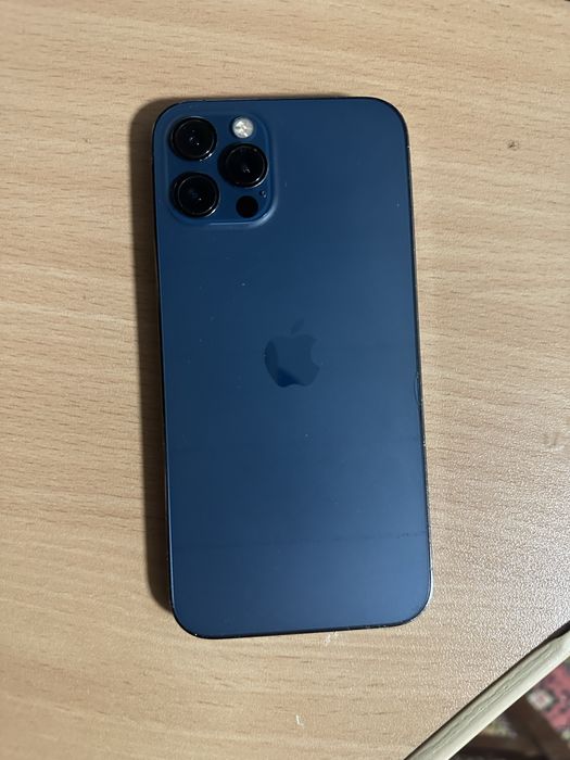 Продам айфон 12pro