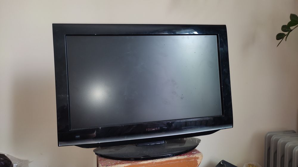 Телевизор TOSHIBA (на запчасти)