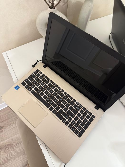 Laptop Asus  A540S