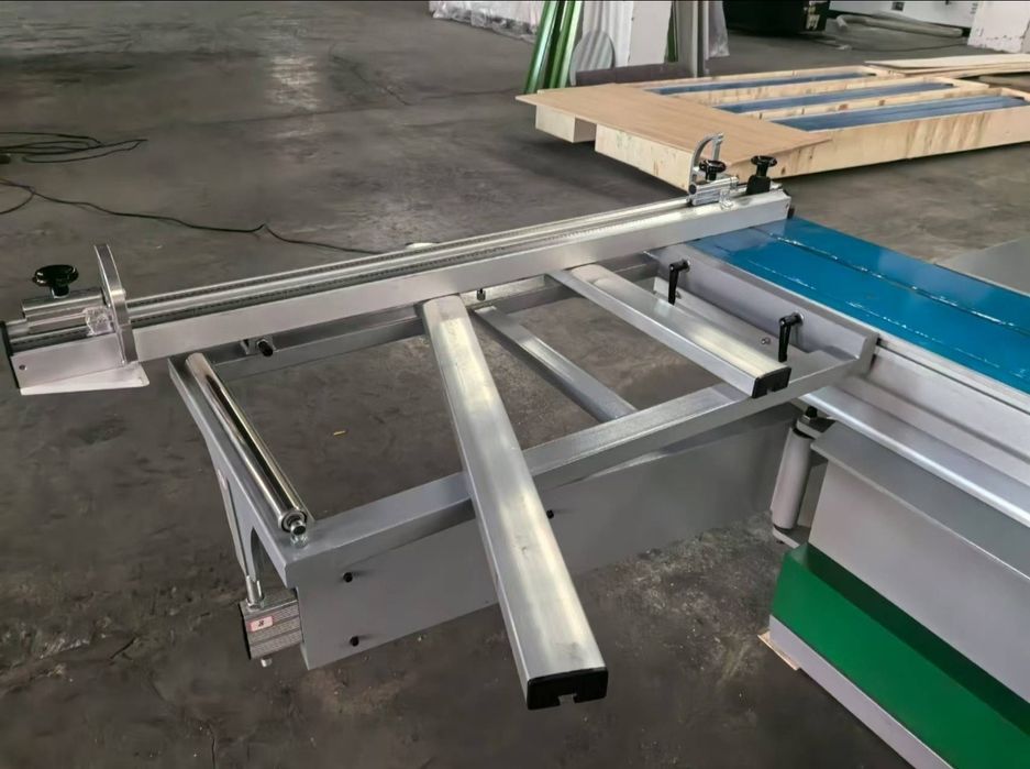 Форматно раскроечный станок ( распиловочный станок )