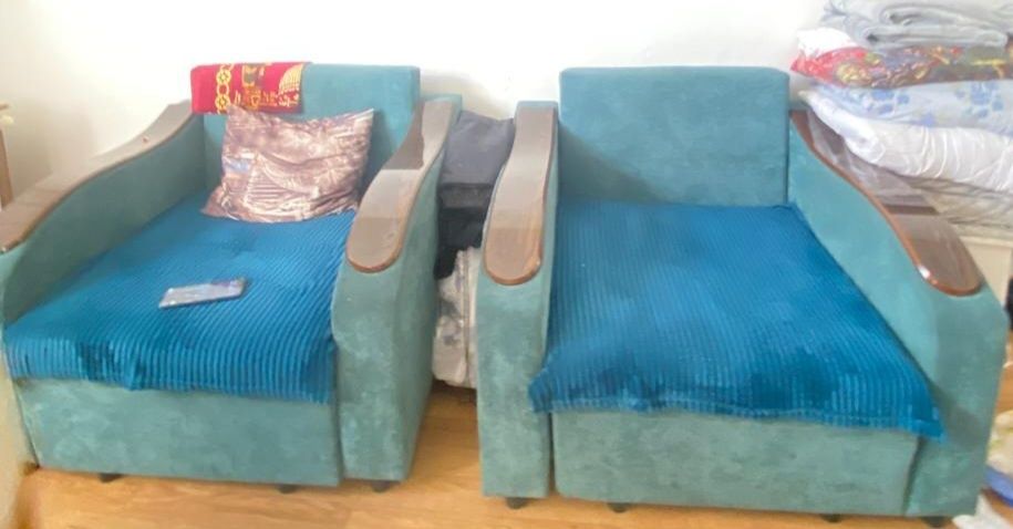 Продам диван с креслами