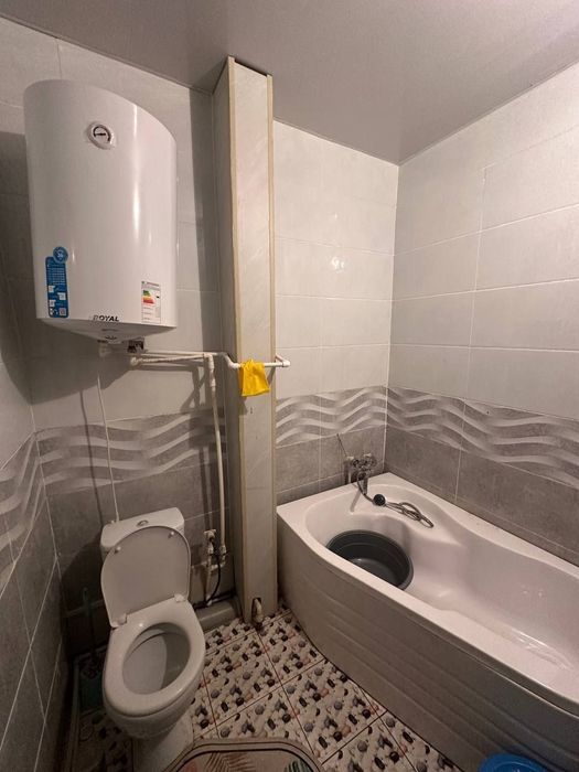 Kvartira sotiladi 1xona 2xona qilingan kv katta uylardan