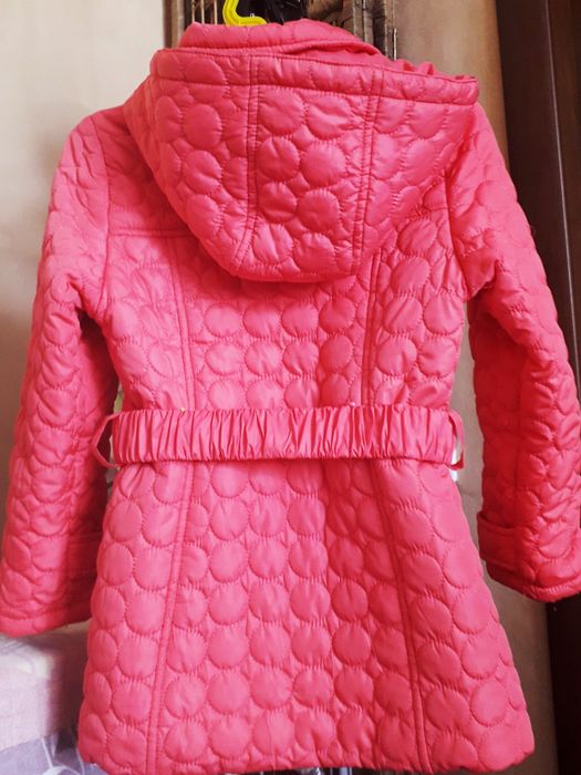 Продам куртку д/с на девочку6000