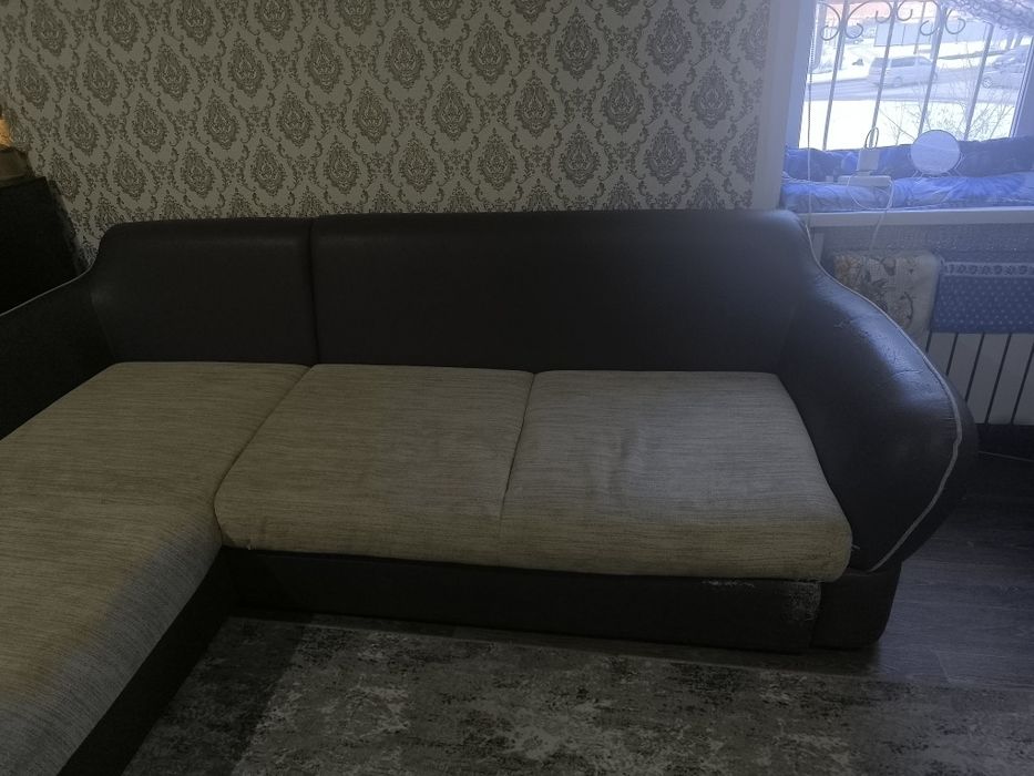 Диван угловой  б/у