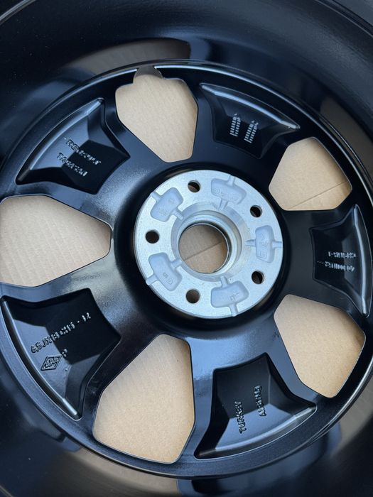 Set 4 Jante Aliaj R18 Dacia Duster Originale 5x114,3 ET 32