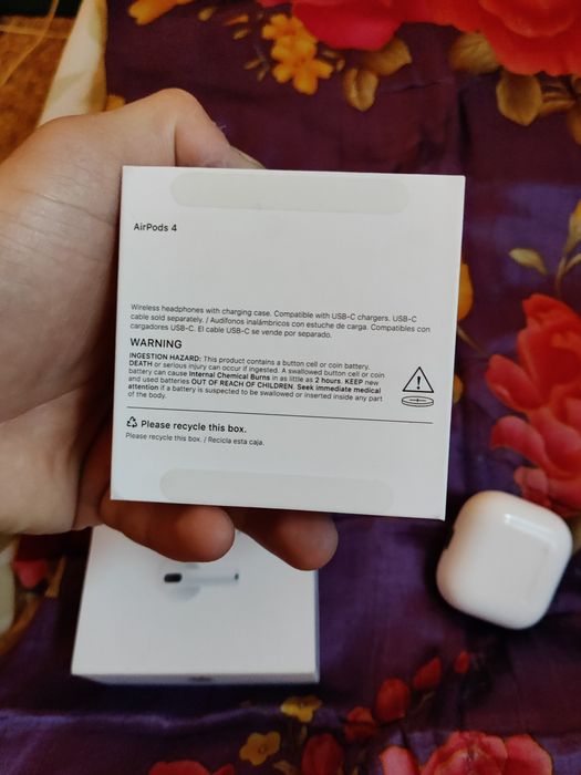 Продам AirPods 4