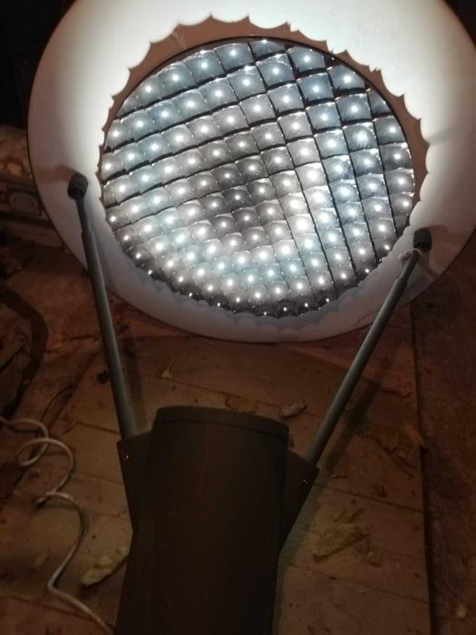 Бутиков уличен фенер.