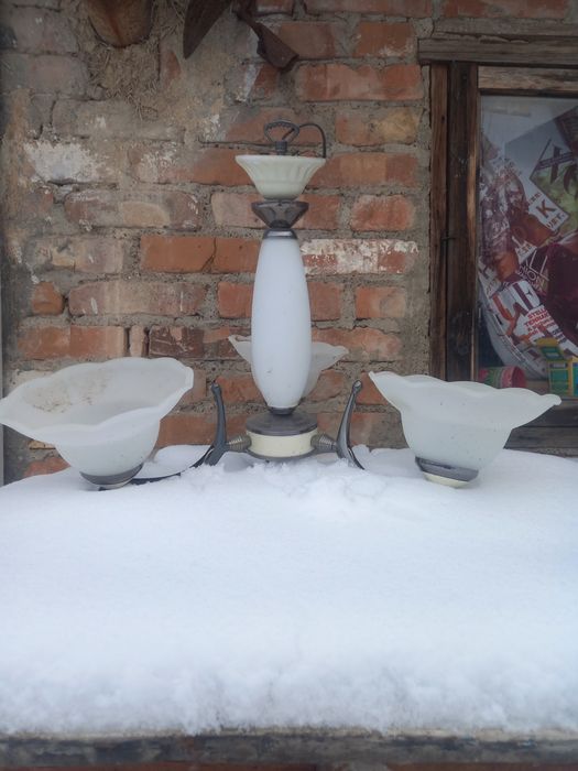 Продам люстру в хорошем состоянии