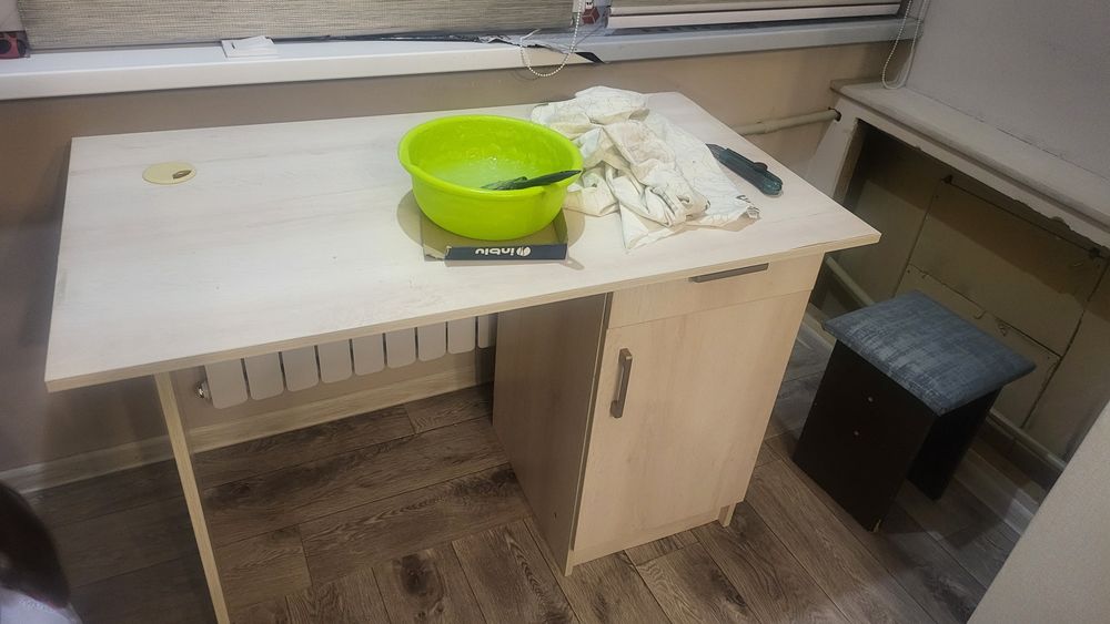 Продам стол за 15 000 тг