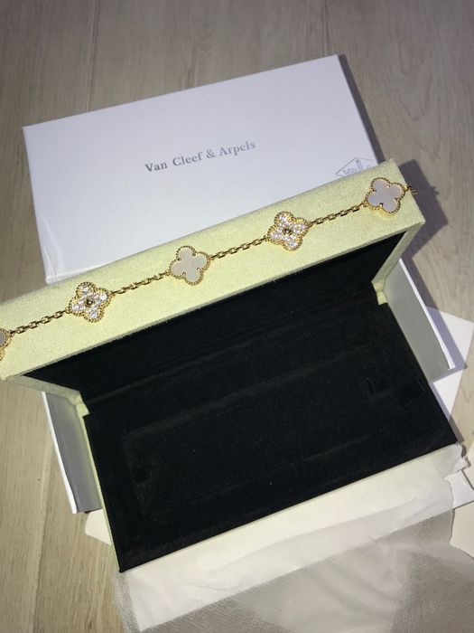 Van cleef гривна , колие , обеци