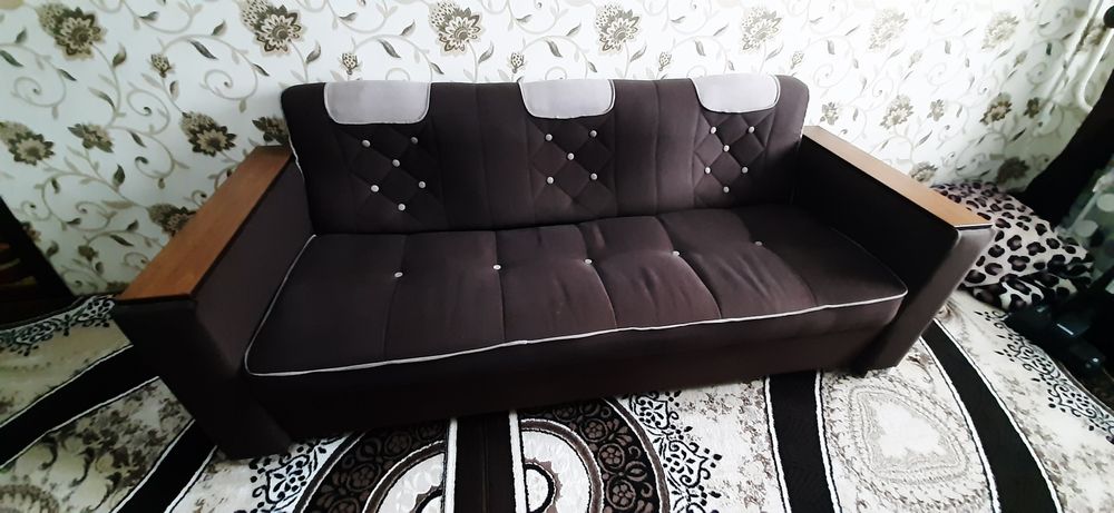 Divan baquvvat sotiladi