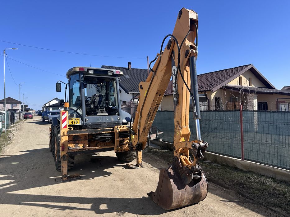 Buldoexcavator CASE 695 super R