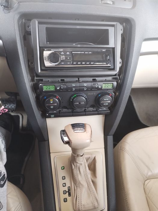 Vând skoda 2    dsg