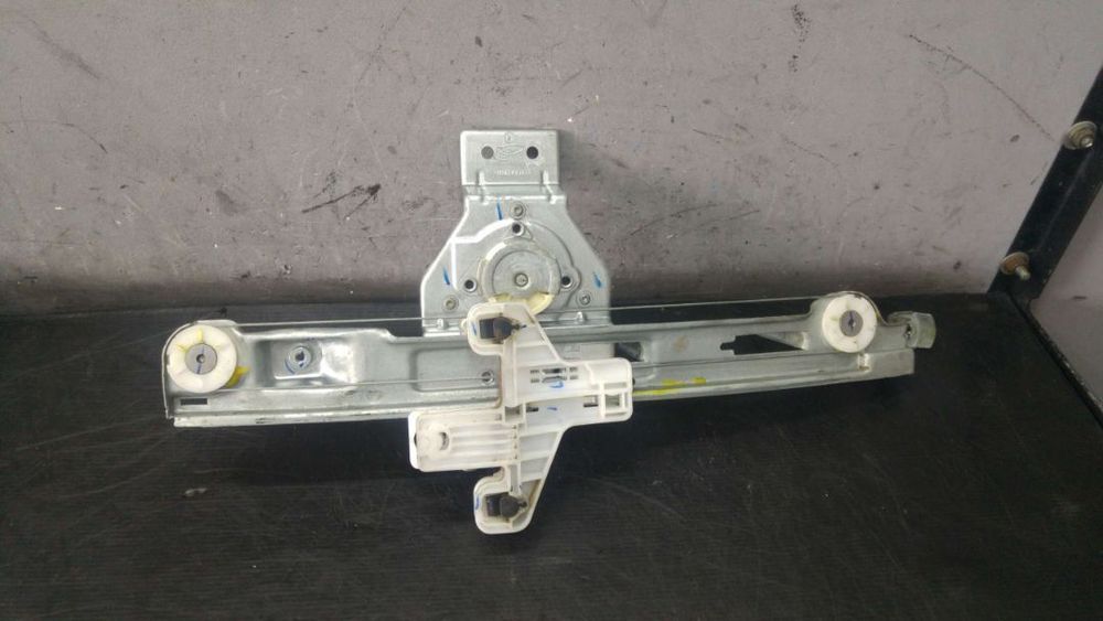Macara motoras dreapta spate dodge caliber 05074232aa 0130822278
