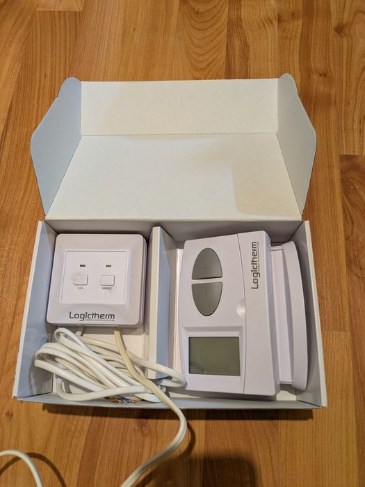 Termostat de ambient wireless pentru centrala Logictherm C7RF, digital, ecran LCD, programabil