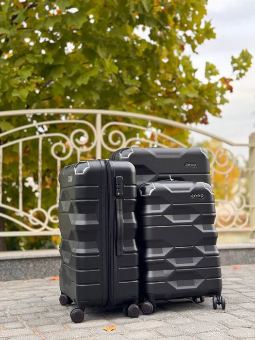 Фирменные чемодан Jeep