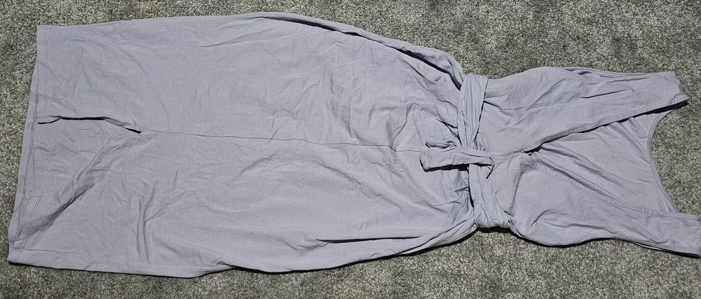 Rochie medie Asos cu șnur in talie si spate in V