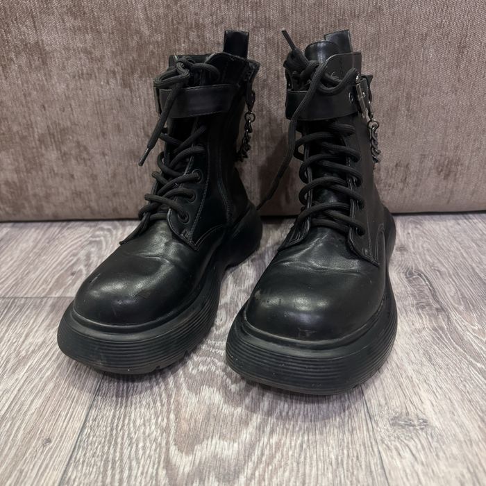 продам ботинки на девочку