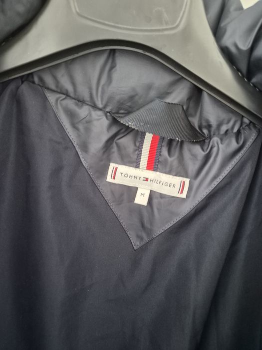 Дамско яке на Tommy Hilfiger