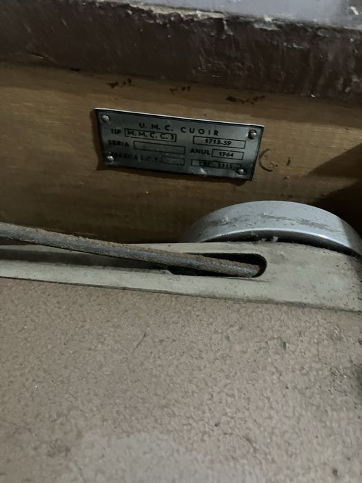 Masina de cusut Cugir