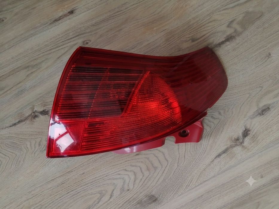 Десен външен стоп за Mitsubishi Lancer  (2007-2017)