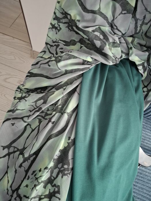 Rochie elegantă căptușită. Set de masă Torsade