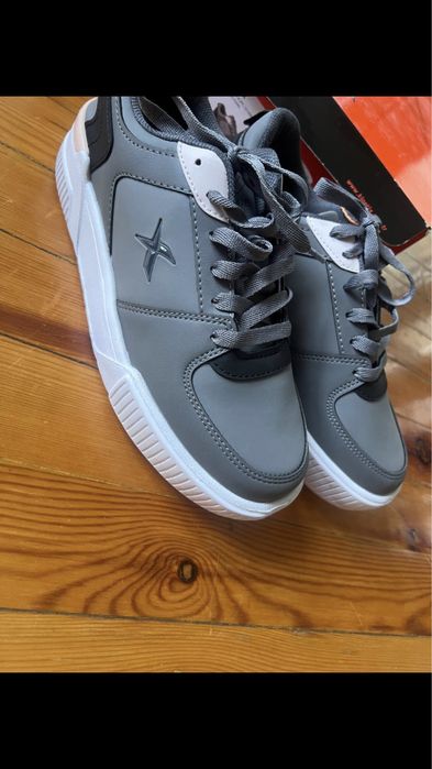 Кроссовки скидка