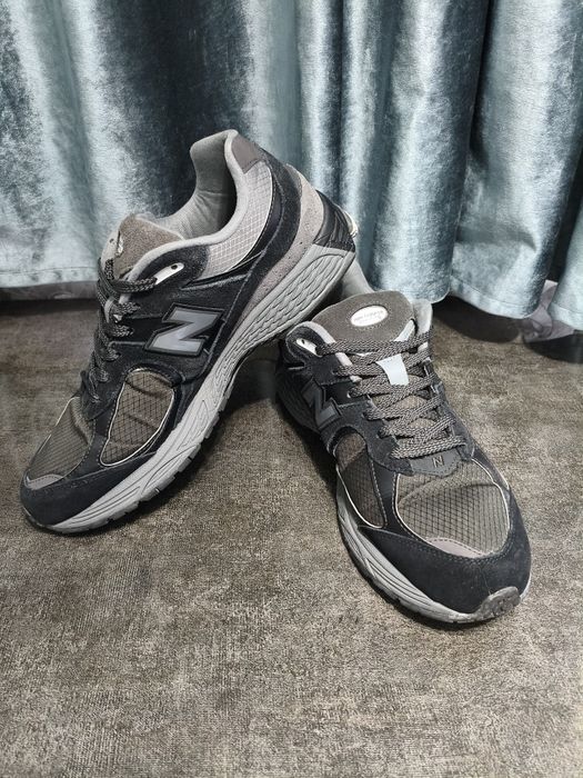 Оригинальные кроссовки New Balance 2002R