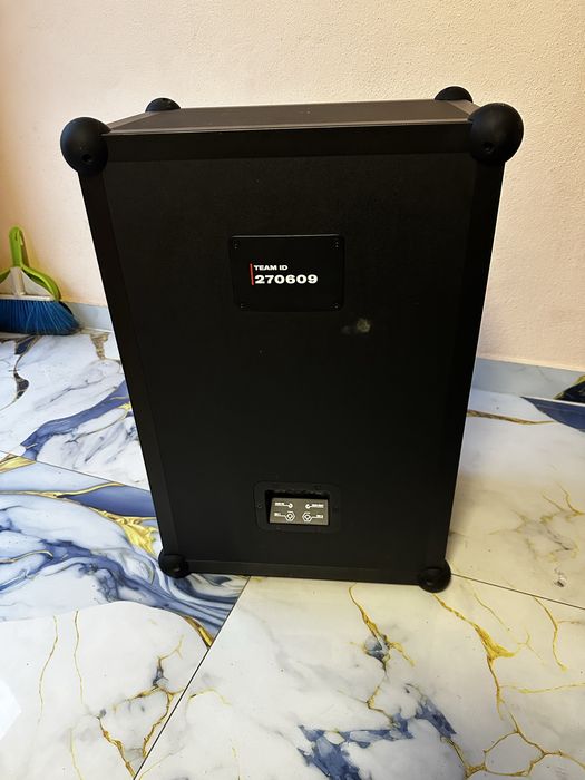 Vând boxă portabilă SOUNDBOKS 4 (Generația 4) în stare impecabilă, perfect funcțională, îngrijită și utilizată cu responsabilitate.