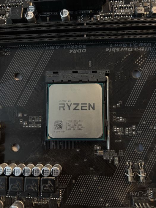 Vand componente pentru pc pe piese