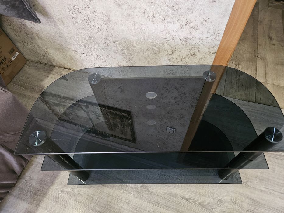 Продам  Т.В.стол