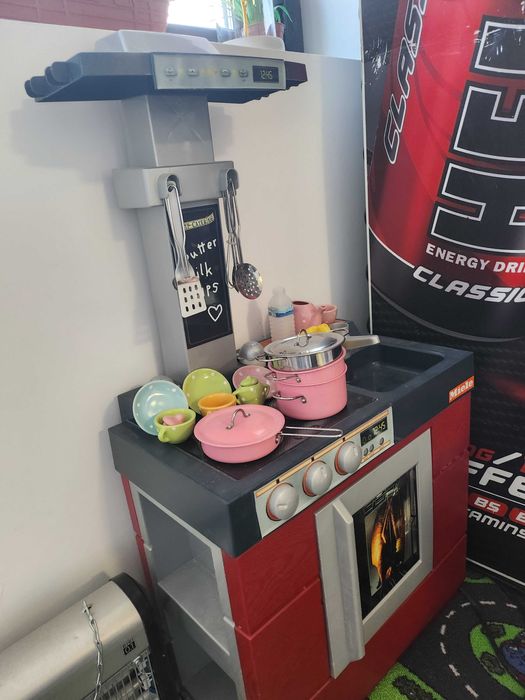 Детска Кухня с прибори и тигани
