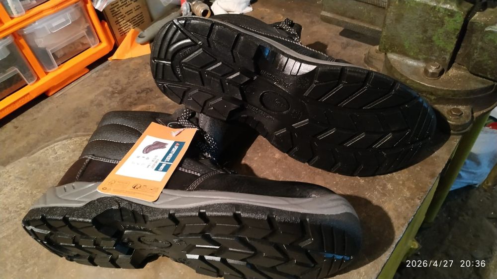 Рабочие ботинки продам