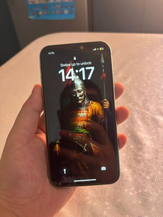 Iphone 11 в хорошем сост