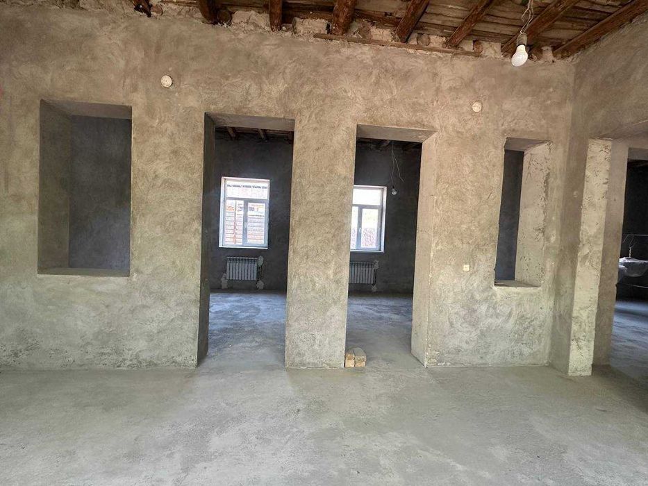 СРОЧНО !! Продается участок в Яшнабаде 6 соток 6 комнат