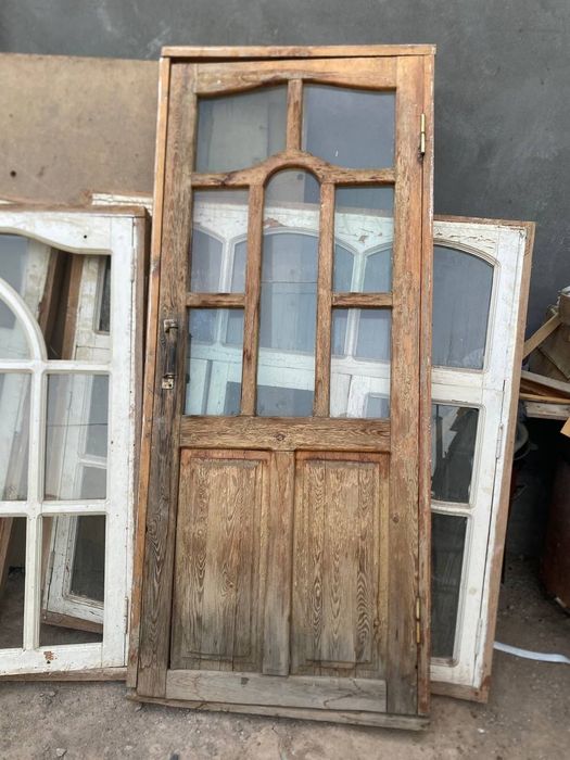Eski room eshiklar sotiladi